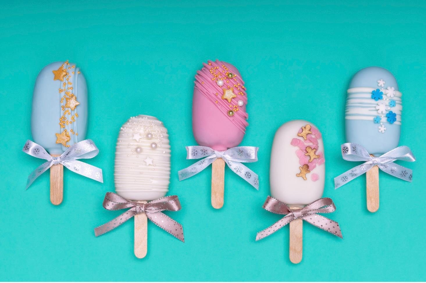 Cake pops decorados en colores pastel